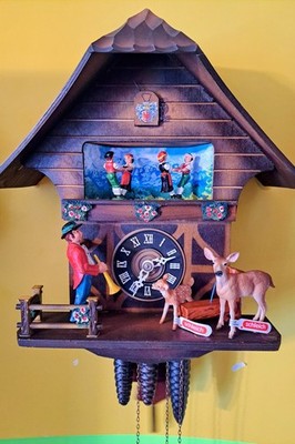 SCHMECKENBECHER Classic Swinging-Dancers Musical Cuckoo Clock #8 !New Music Box!