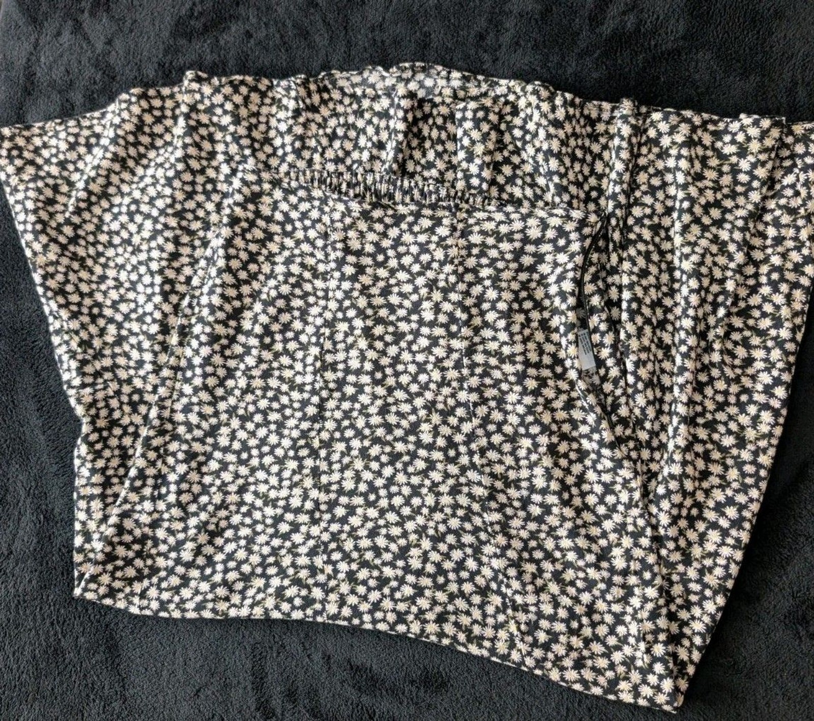 Daisy Print Midi Flowy Fitted Black Skirt Cottage Grandmillennial Boho Whimsy XS image 9