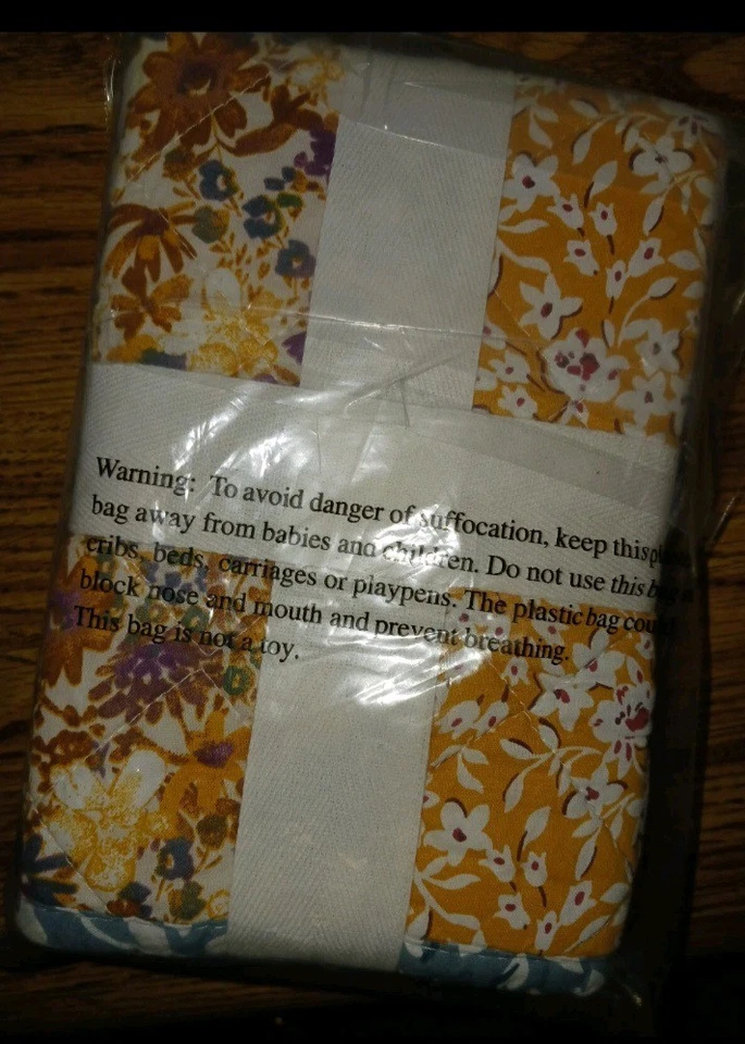 Funda de almohada acolchada Sonoma Queen 20x26. Patchwork Floral. Nuevo.  Foto 2 de 4