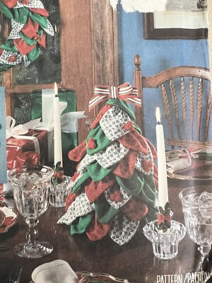 NEW# McCall s Crafts #2690 Holly Christmas/ Holiday Greetings Package