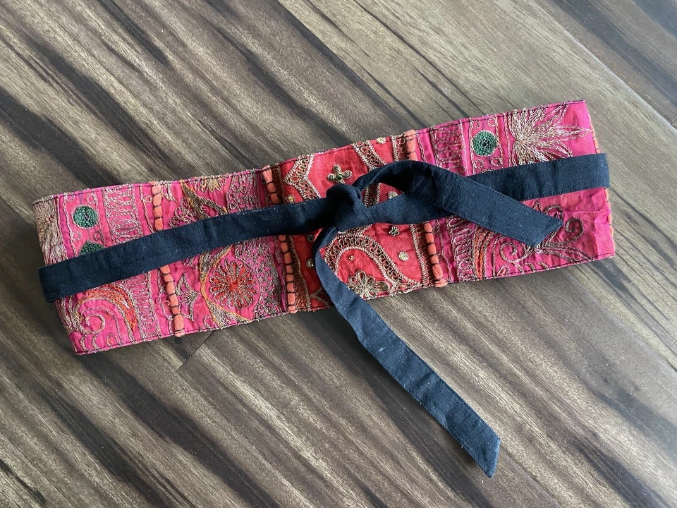 Cinturón Obi bordado vintage corbata en cummerbund boho envolvente dorado rojo negro Foto 2 de 4