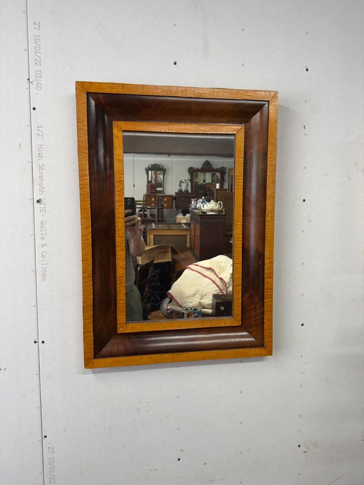Espejo antiguo estilo Nueva Inglaterra tigre arce y caoba ogee hall 1830 limpio Foto 3 de 4