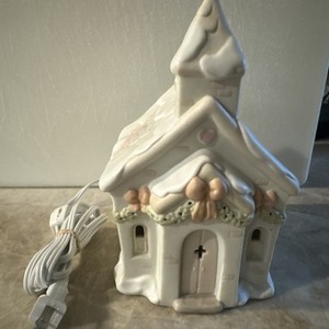 Precious Moments Collection Christmas Sugar Town Chapel Nightlight 529621