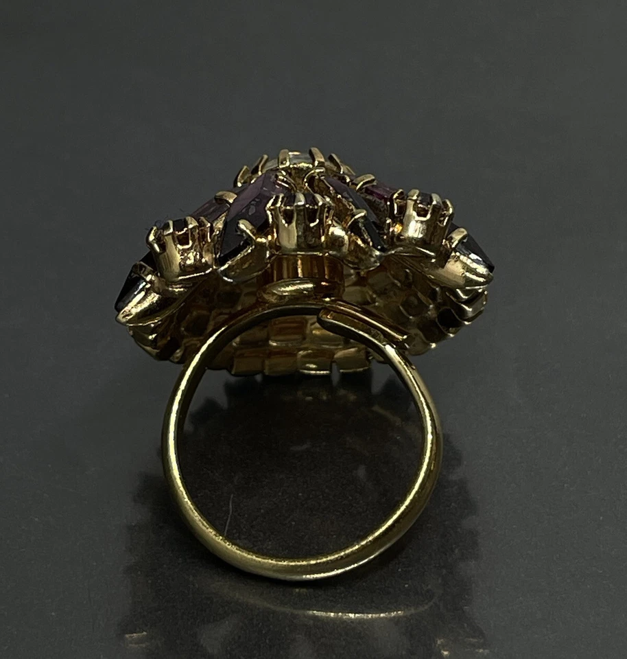 Juliana? Anillo Mujer Talla 6.25 Tono Dorado Facetado Púrpura Blanco Estrás Glamour Foto 3 de 4