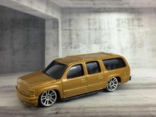 Slammed 2001 01 Chevrolet Suburban SUV Gold Color 1/64 Scale Limited Edition O8