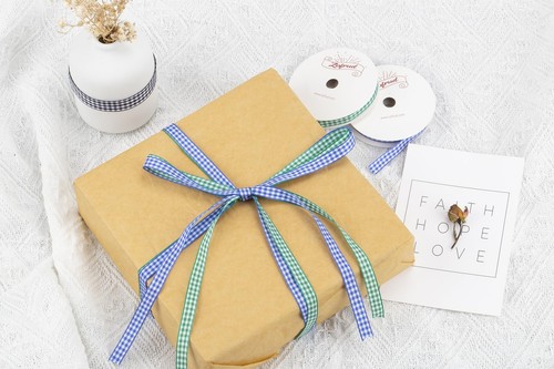 3/8" x 10 Yards Emerald Green Gingham Checkered Plaid Ribbon Gift Wrapping - Picture 6 of 6