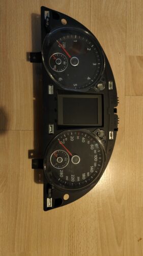 Num.18.VW Passat CC 3C Original Tachometer KI Diesel 3C8920880G - Bild 1 von 3