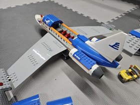 LEGO CITY: Airport Passenger Terminal ~ 60104 98% COMPLETE w/ manuals. Retired 