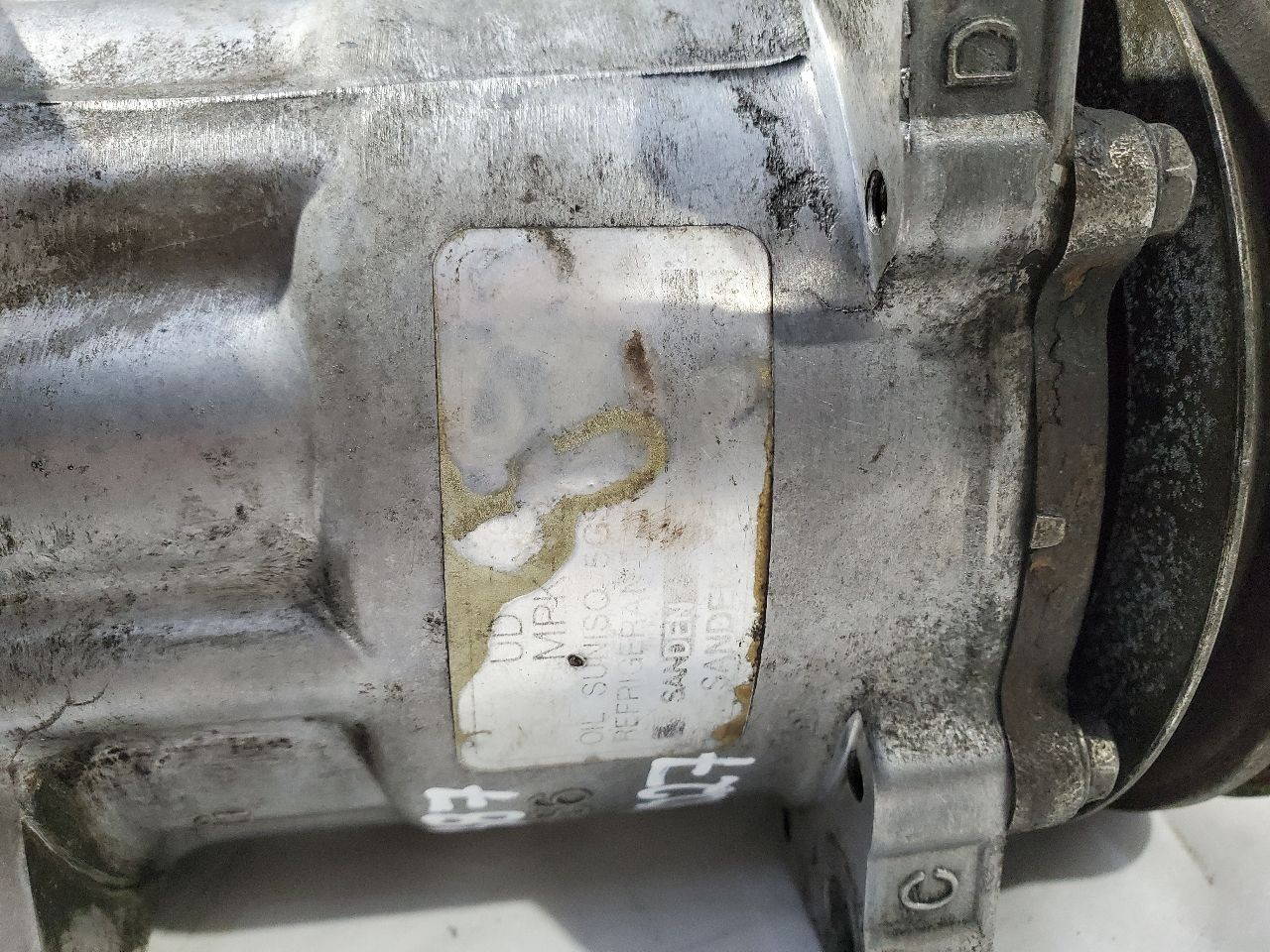1991 Bentley Turbo R OEM AC Compressor 6.8L V8 RWD