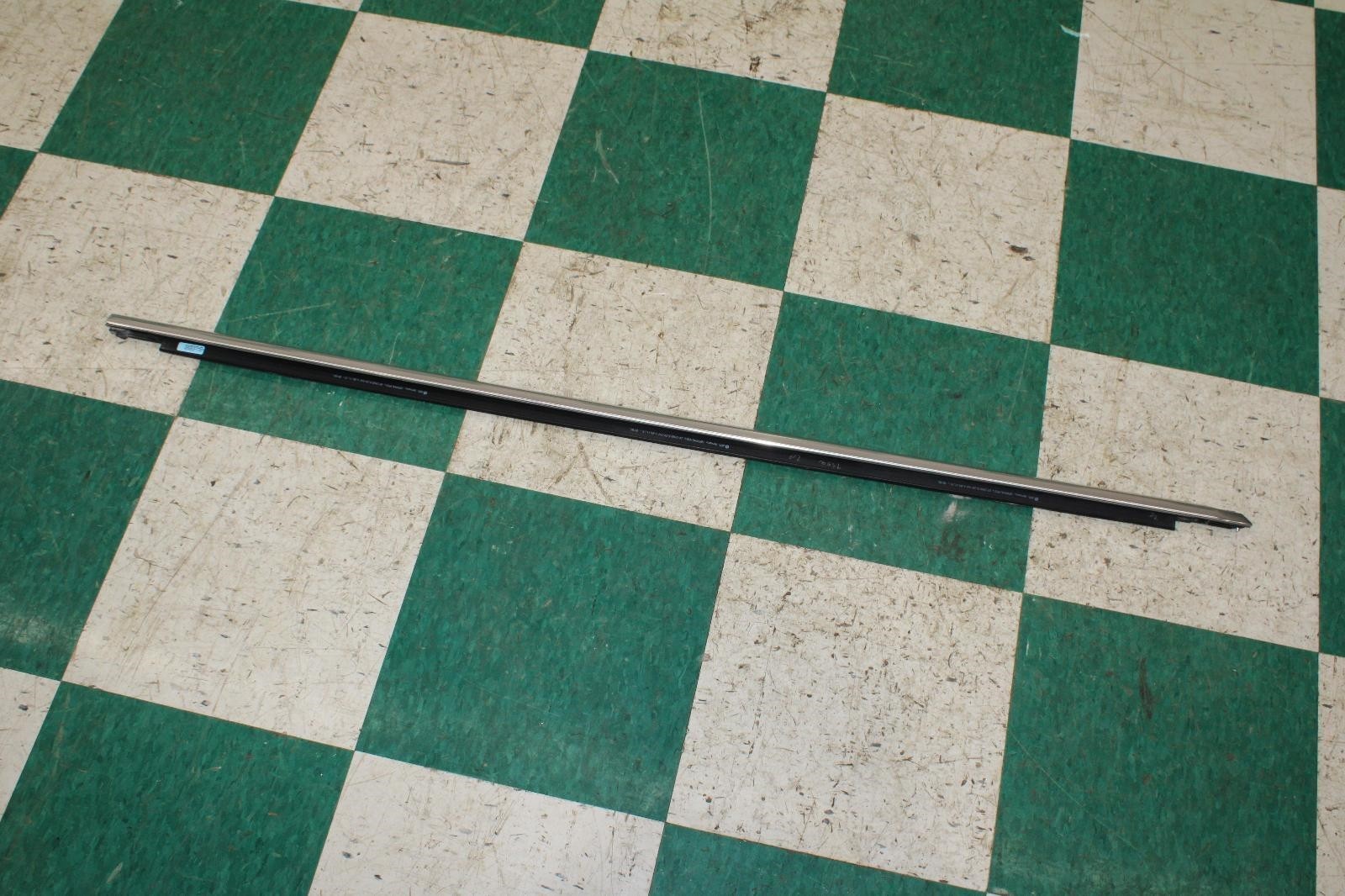 19-24 Continental GT Gtc Passenger RH Chrome Door Window Molding Seal Trim OEM