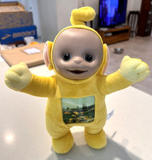 TELETUBBIES LAA-LAA Yellow Soft Plush Toy 36cm Tall Holographic Tummy
