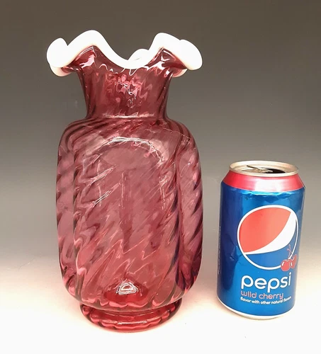 Vintage FENTON Art Glass SNOW CREST Cranberry Swirl Optic 8.5" Pinched Vase