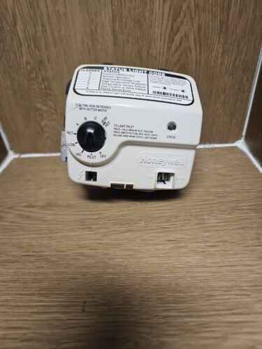 Honeywell Water Heater Gas Control Valve WV8840C1404 (30 DAY WARRANTY)