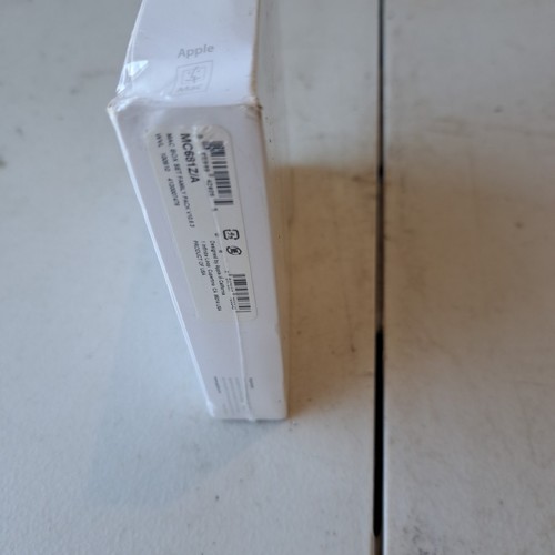 Mac Box Set: OS X Snow Leopard, iLife, and iWork, MC680Z/A New Sealed - Picture 4 of 4