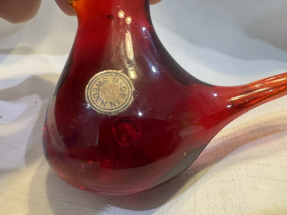 Vintage Cardinal Amberina Bird Base Made In Sweden Art Glass SIGNED Red Yellow - Image 4 of 4