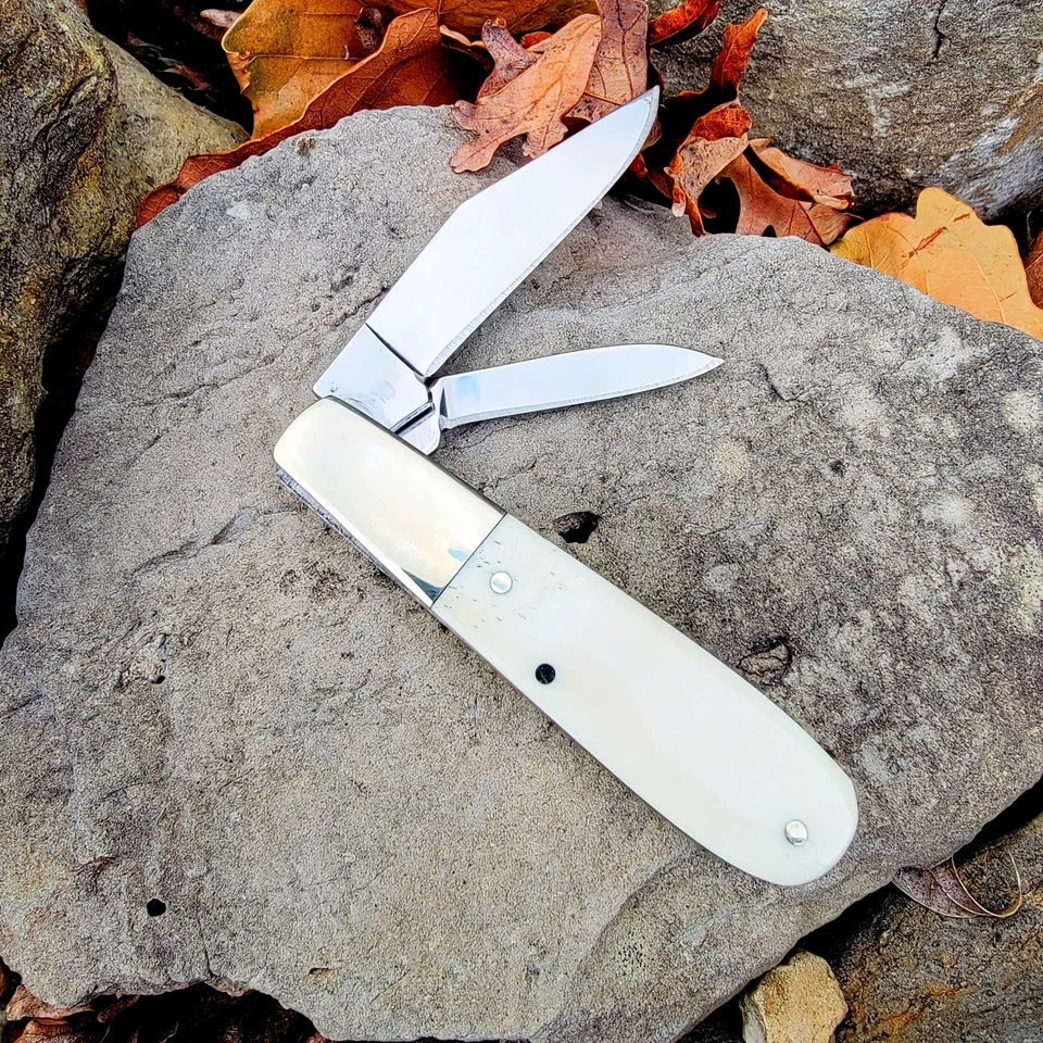 CUCHILLOS BEAR & SON CUTLERY EE. UU. 2025 CUCHILLO MOTHMAN HUESO NATURAL BARLOW LIMITADO Foto 2 de 2