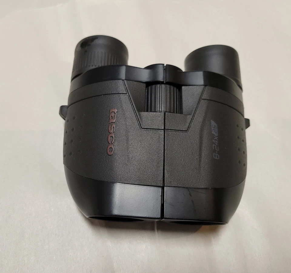 Nice Tasco essentials Binoculars 8-24x25 for deer hunting camping and hiking - Image 3 of 4