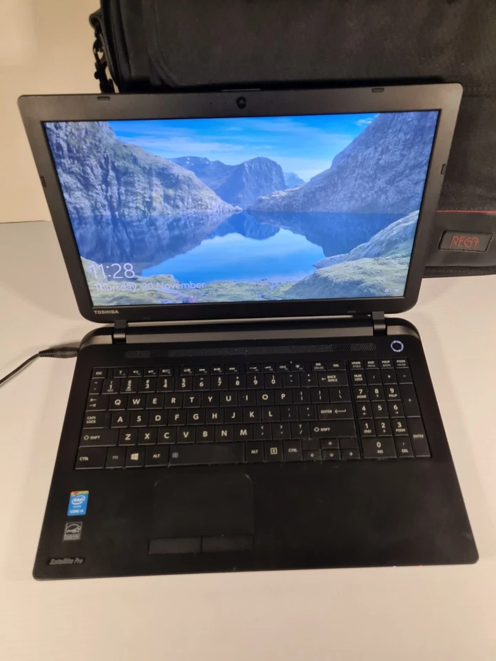 Toshiba Satellite Pro Laptop C50-B With Carry Bag *Read Description* - Image 3 of 4