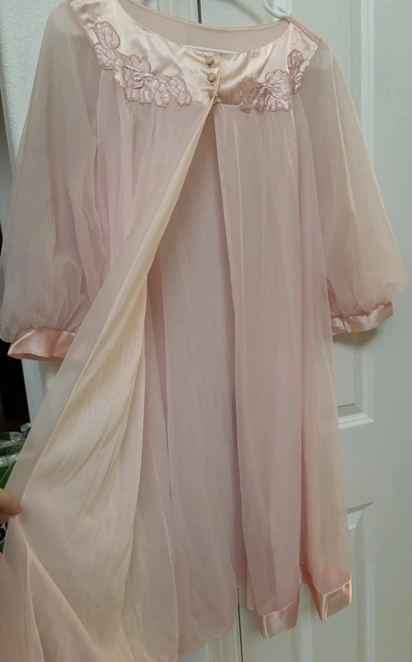Vtg Gossard Artemis Pink Peignoir Chiffon Nightgown & Robe Set Medium Pretty!! - Image 4 of 4