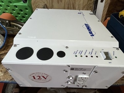 Vanner IT12-2600 industrial inverter Made in the USA, 2600 Watts