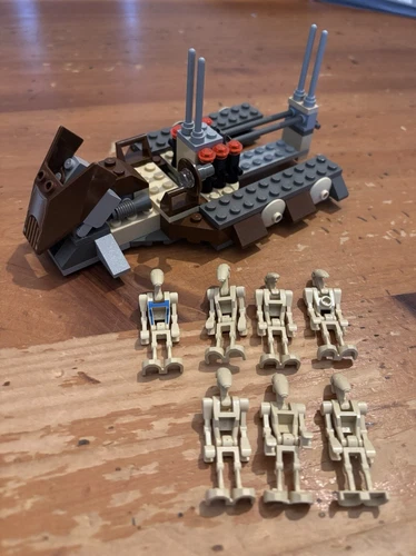 LEGO Star Wars: Battle Droid Carrier (7126) Complete w/7 Droids