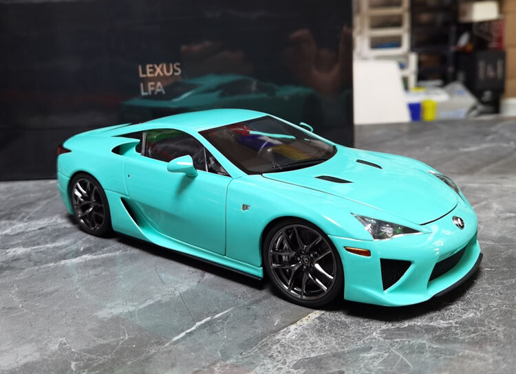 Well 1:18 Lexus LFA Street Version Metal Diecast Model Car blue