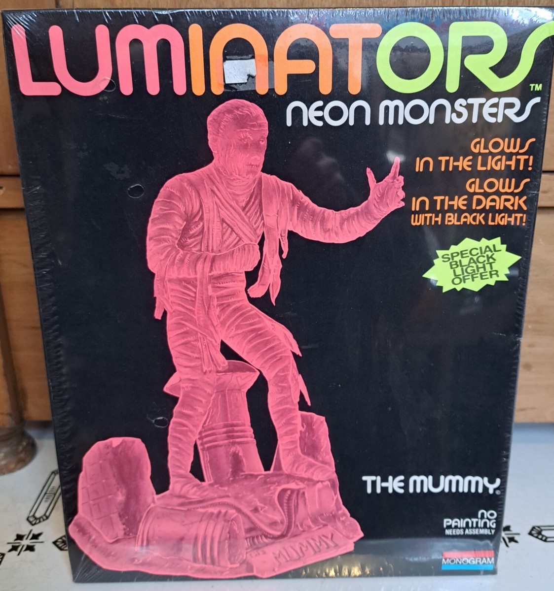 Vntg Luminators Neon Universal Monsters 1991 Monogram Model, The