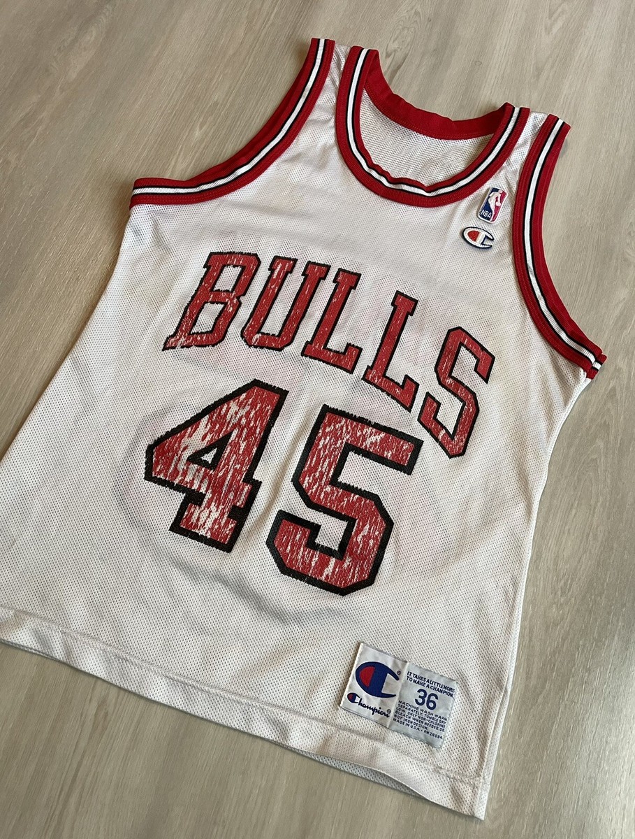 Vintage 90s Micheal Jordan White Chicago Bulls #45 Champion Jersey