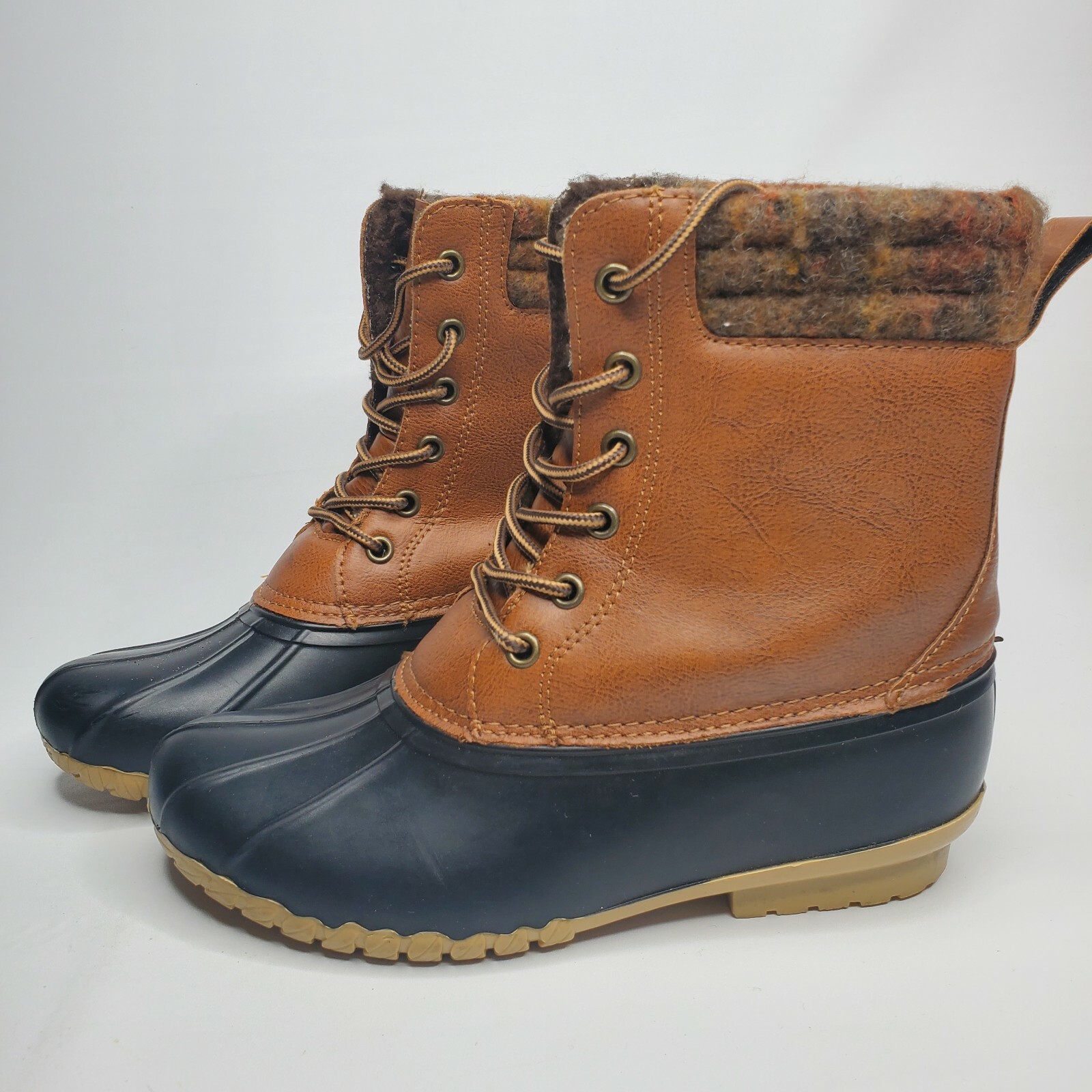 MAGELLAN Outdoors Size 7 Duck Boots 