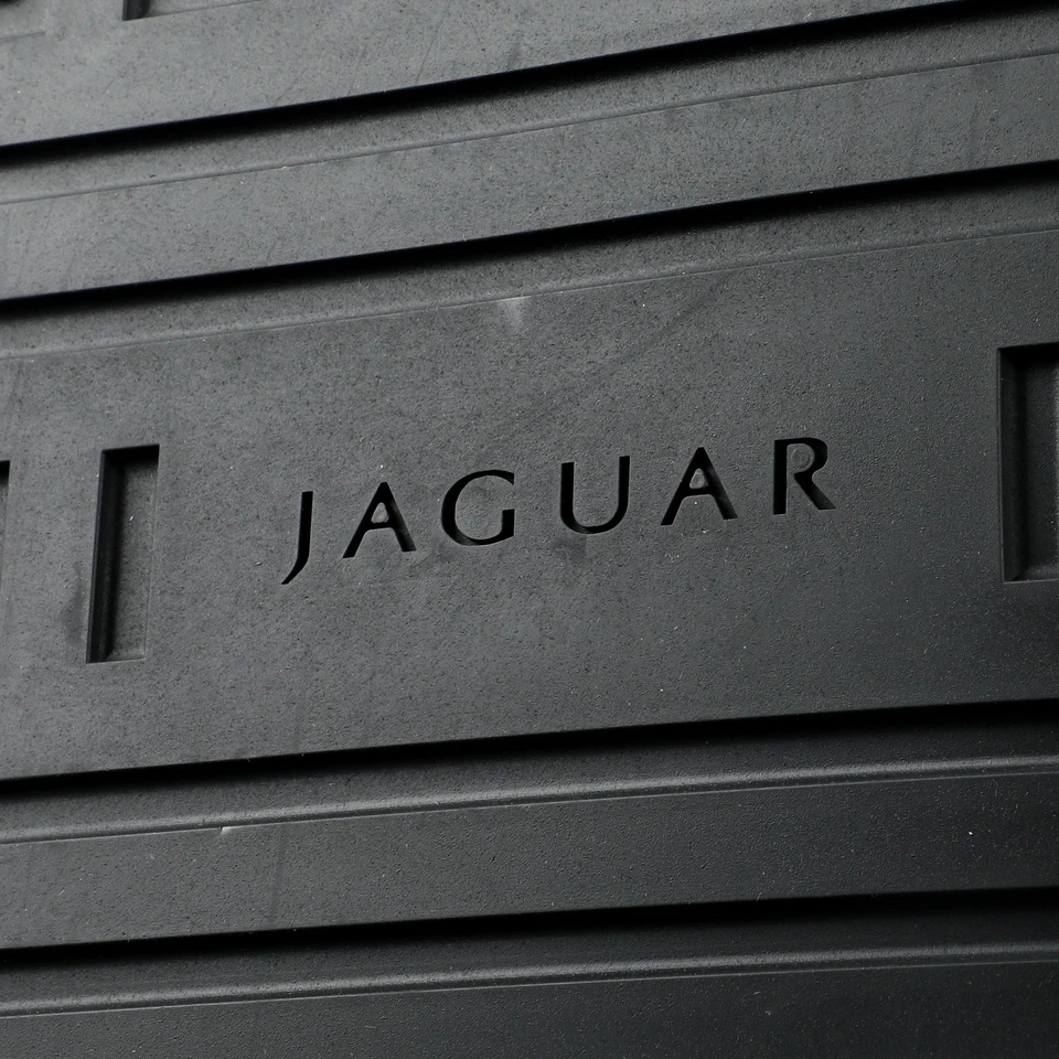 Genuíno Jaguar 2009-2015 XF Console Utilitário Tapete de Borracha Conjunto Frontal C2Z25387 - Imagem 3 de 4