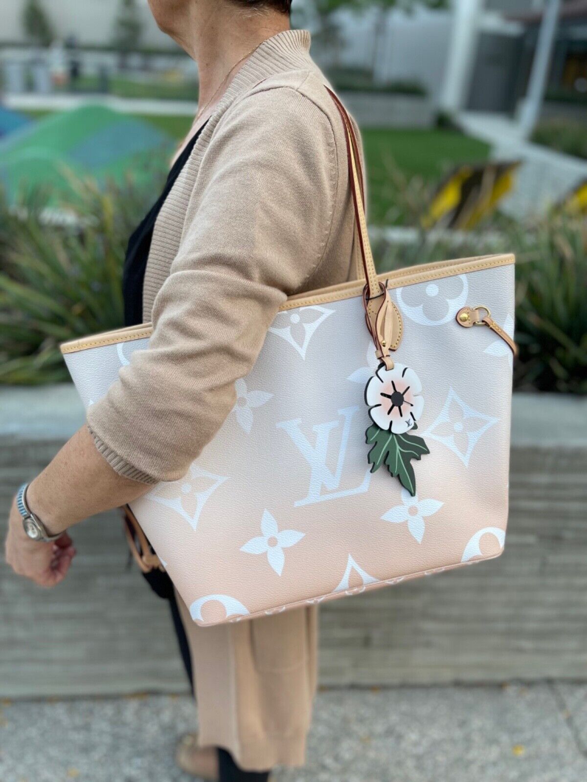 Louis Vuitton Neverfull Monogram Giant Jungle MM Ivory/Havana Beige in  Coated Canvas with Gold-tone - US