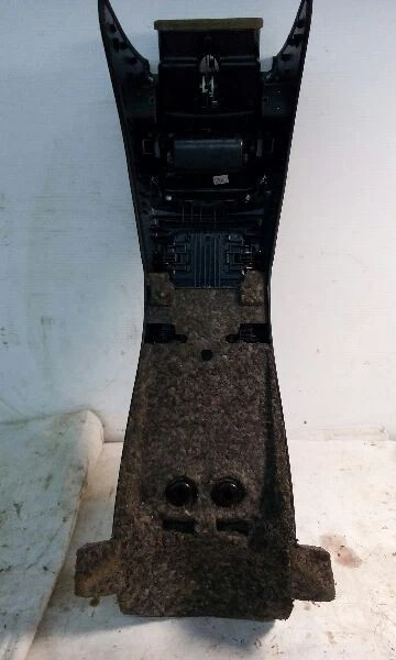 09-11 BMW 323i Sedán Consola Delantera Canada Market Floor Foto 4 de 4