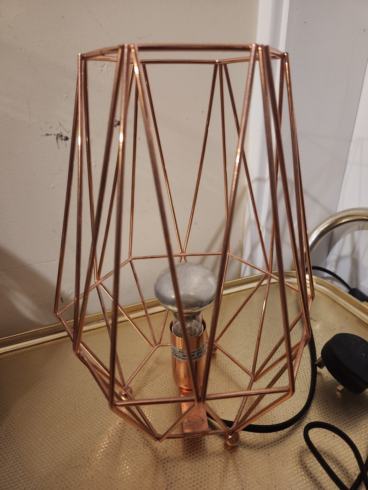 Geometric Copper Wire Table Lamp