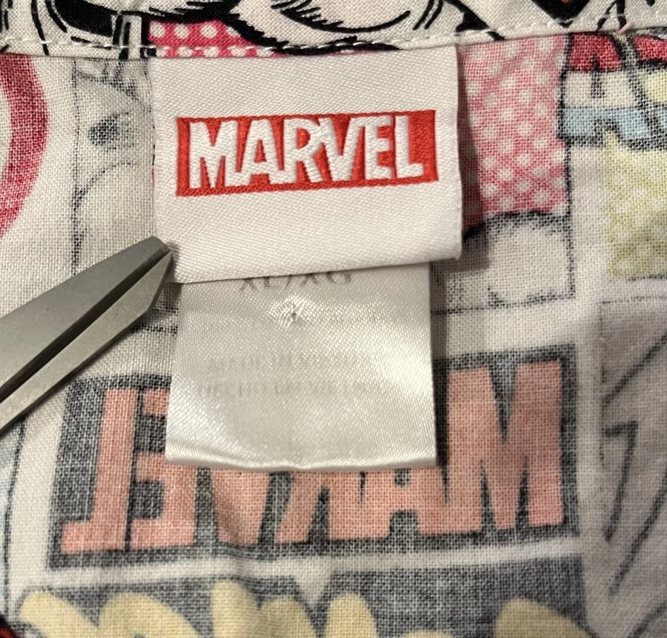 Blusa Médica Marvel Avengers Assemble Estilo Cómic Talla XL, Spiderman Iron Man Foto 3 de 4