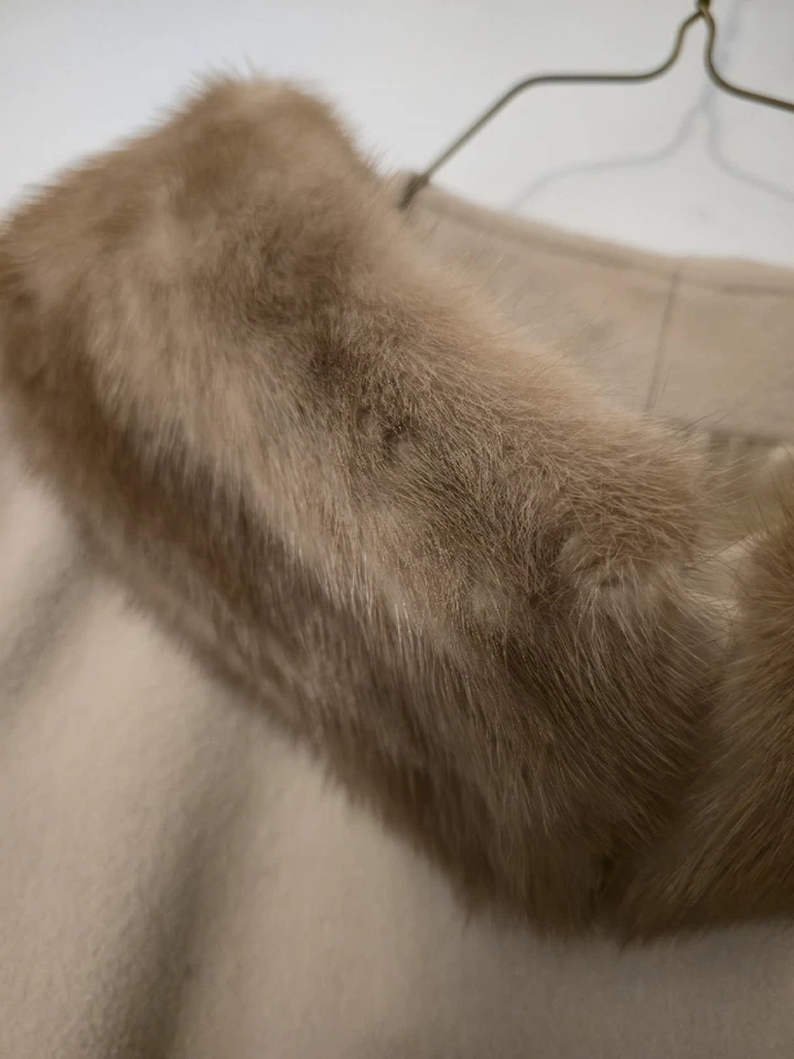 Woman's Camel Colo Button Up Trench Coat With Genuine Fur Collar Handmade Size M - Image 2 of 4