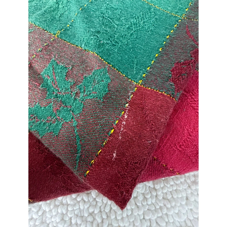 VTG Christmas Linen Set, Table Cloth, Hand Towels, Placemats, Napkins 12 Piece - Image 4 of 4