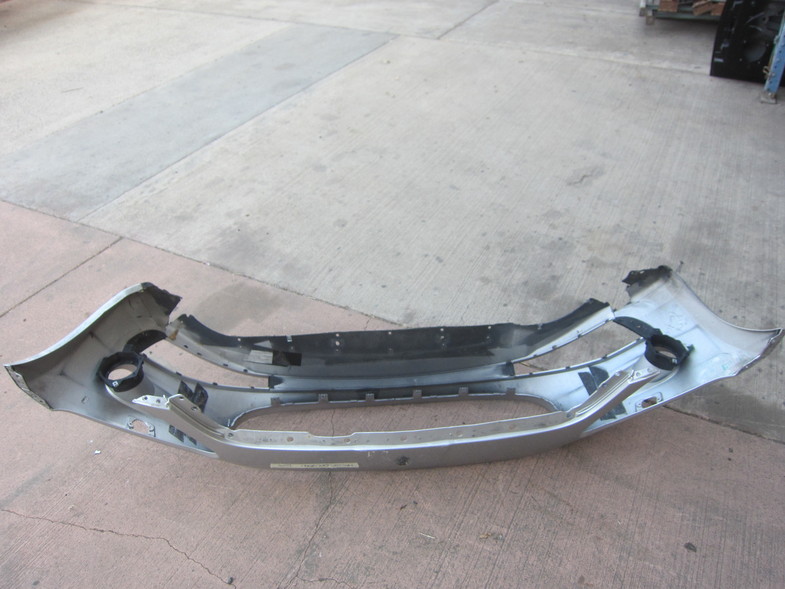 Maserati GranTurismo - Front Bumper (Silver) - P/N  980145003 - 80055600