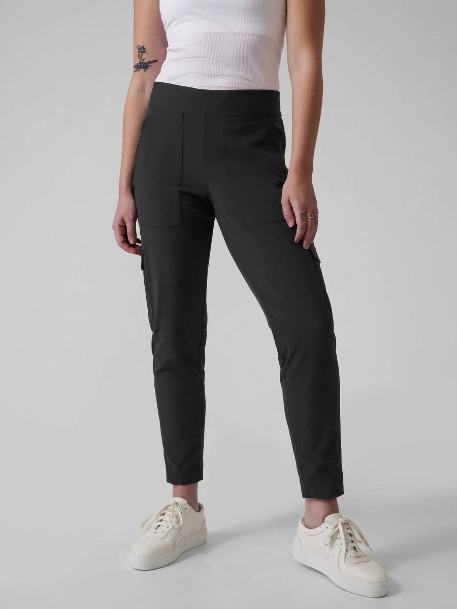 EUC Athleta Chelsea Cargo Lined Pant, Black SIZE 2 #631619