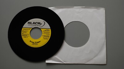7  Cobra - Press Trigger   Buzz Riddim