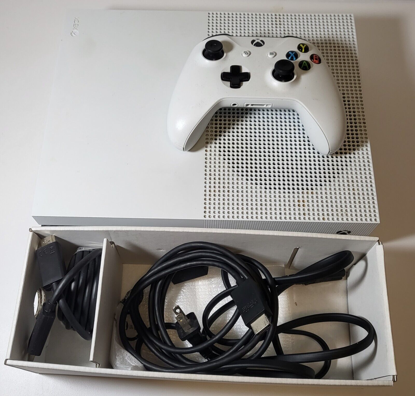 Restored Microsoft Xbox One S 500GB Video Game Console White Matching  Controller HDMI (Refurbished)