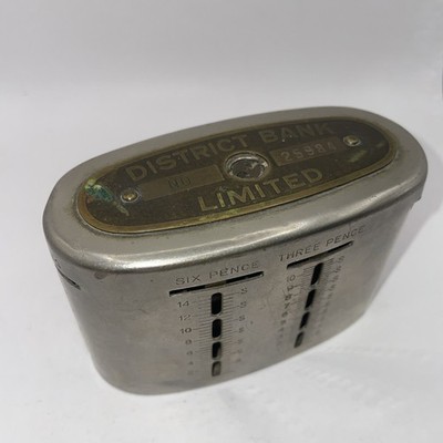 Vintage 1920er District Bank Ltd Metall Haus Safe - Mystery Inhalt - ohne Schlüssel