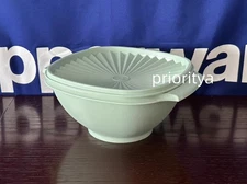 Tupperware Servalier Salad Serving Bowl 8 cup Container Early Root Green New