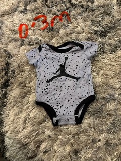 Body ragazzo Nike Air Jordan taglia 0 3 mesi manica corta multicolore