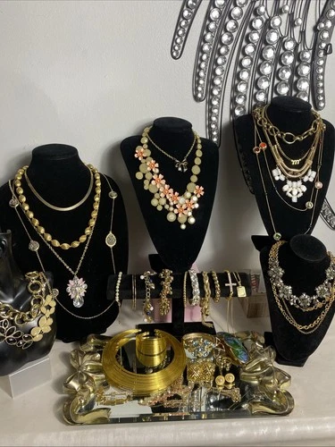 Vintage Gold Tone Signed /unsigned Jewelry Lot#585