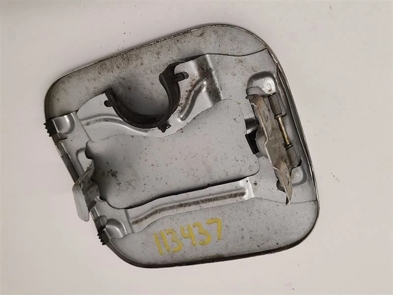 1998-2002 HONDA ACCORD Fuel Filler Door Silver 63910S84A00ZZ  - Изображение 4 из 4