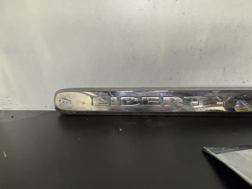 2005-2007 Jeep Liberty Driver Side Exterior Door Trim Molding Chrome OEM - Picture 3 of 15