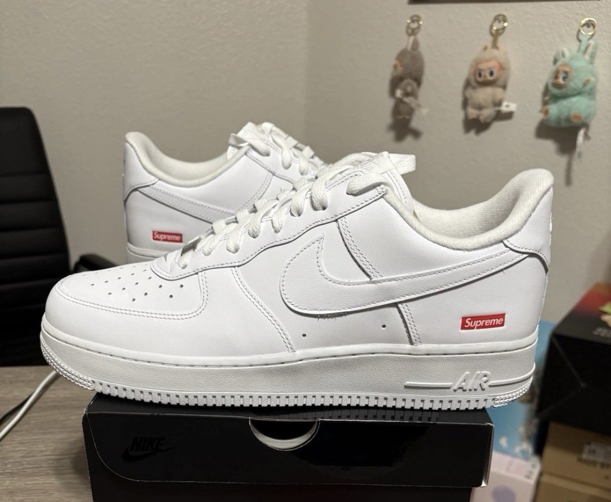 Size 7 - Nike Air Force 1 Low Supreme White Red | eBay