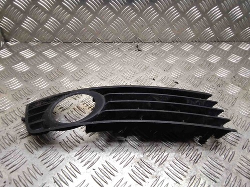 AUDI A4 8E2, B6 Nebelscheinwerferverkleidung 8e0807682 1.90 Diesel 13687496