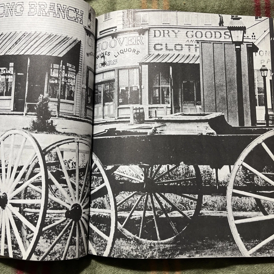 1-й/1-й - Джон Стейнбек - 1966 - HC DJ - Америка и американцы #66-23819 - Изображение 3 из 4