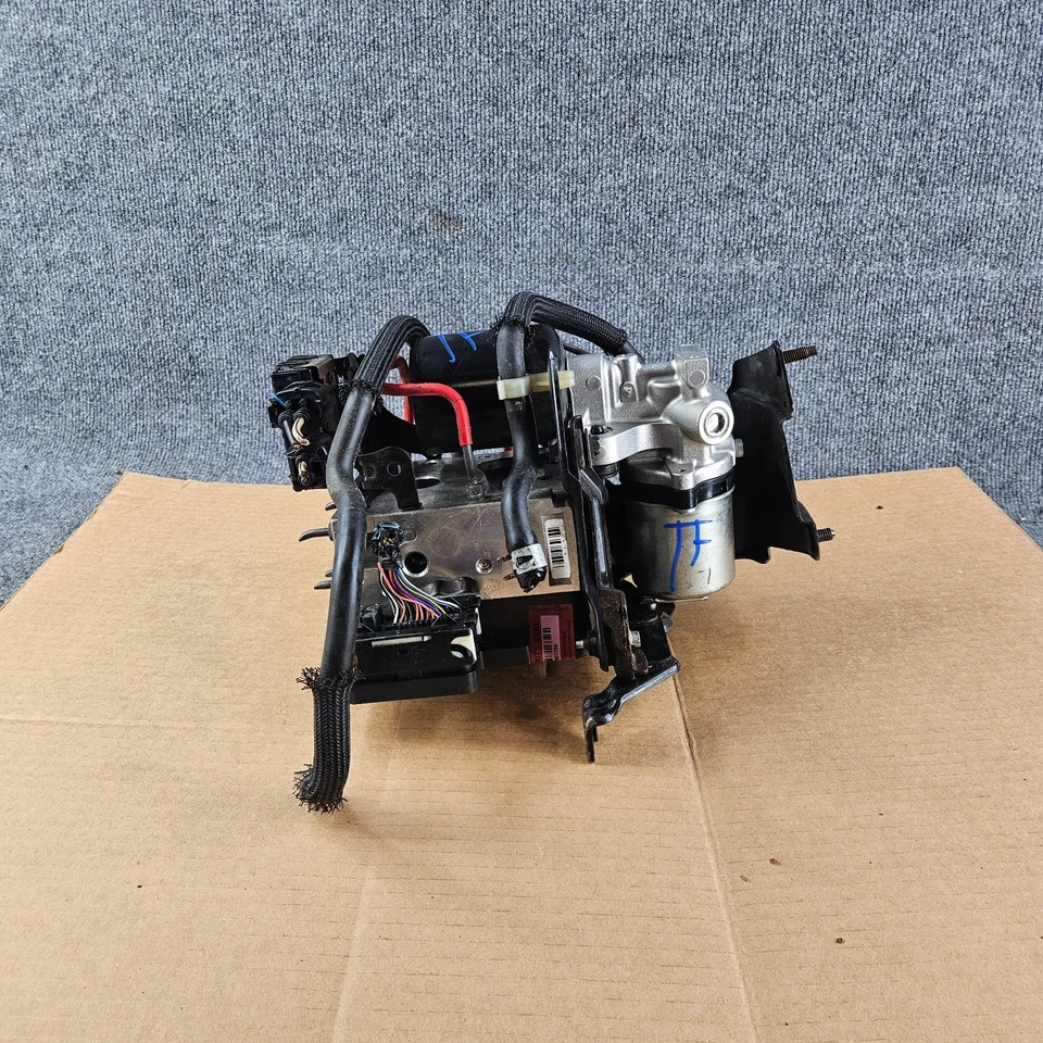Módulo actuador bomba de freno antibloqueo ABS 2007-2017 Lexus LS460 FABRICANTE DE EQUIPOS ORIGINALES 44510-50090 Foto 2 de 4